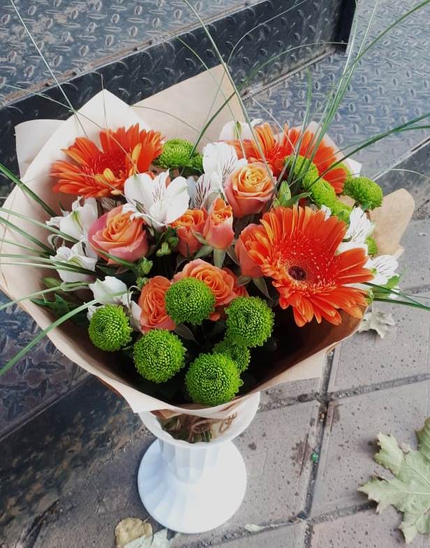 Букет цветов из: Герберы, Хризантемы, Альстромерии и Розы в Смоленской