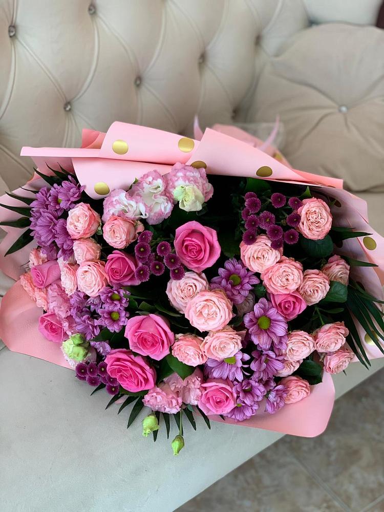 Букет цветов из: Хризантемы, Розы и Лизиантусы в Смоленской