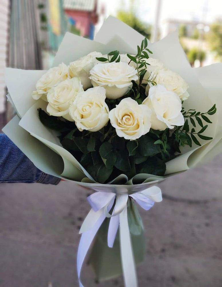 Букет Белые розы Проуд в Смоленской