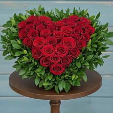 Цветочная композиция из Розы в виде сердца в Смоленской