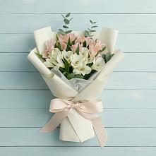 Букет цветов из:  Альстромерии в Смоленской