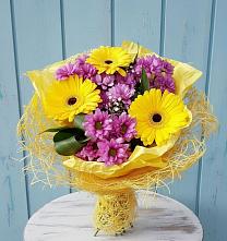 Букет цветов из:  Хризантемы и Герберы в Смоленской