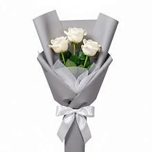 Букет 3 белые розы в Смоленской