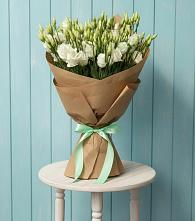 Букет цветов из:  Лизиантусы в Смоленской