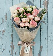 Букет цветов из:  Розы в Смоленской