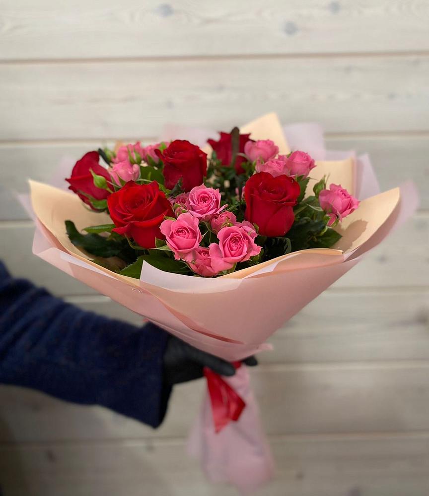 Букет цветов из: Розы в Смоленской