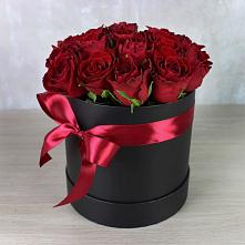 Цветочная композиция из Розы в шляпной коробке в Смоленской