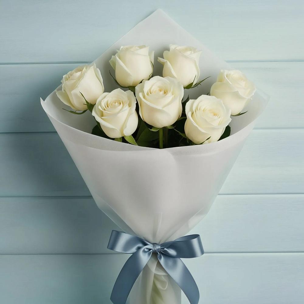 Букет 7 Белых роз Эдлесс Лав в Смоленской