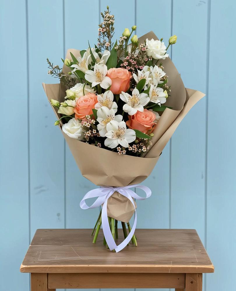 Букет цветов из: Альстромерии, Лизиантусы, Розы и Хризантемы в Смоленской