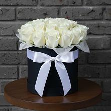 Цветочная композиция из Розы в шляпной коробке #REPLACE_PRED# Смоленской